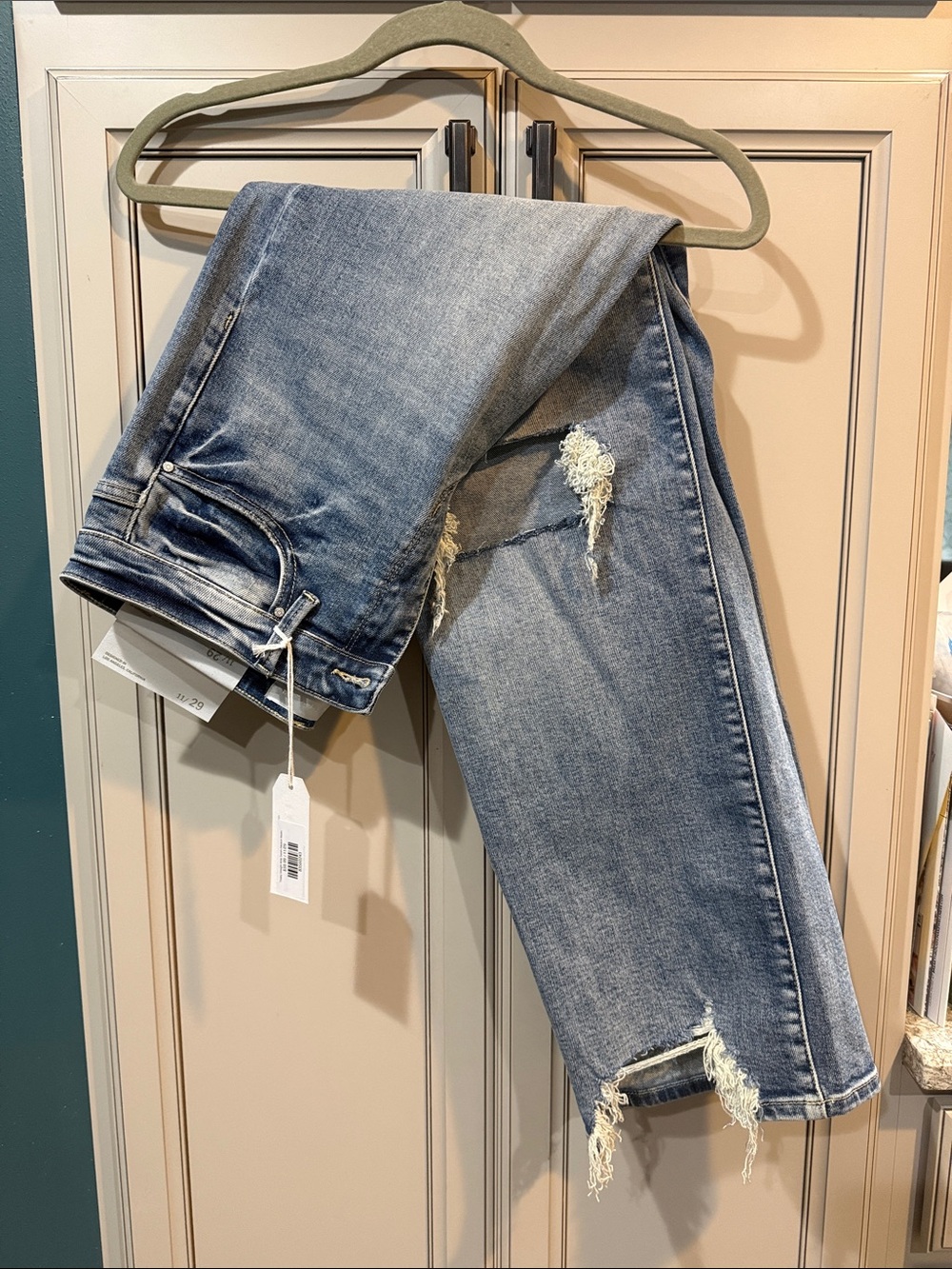 Relaxed Distressed Light Blue Women's Jeans